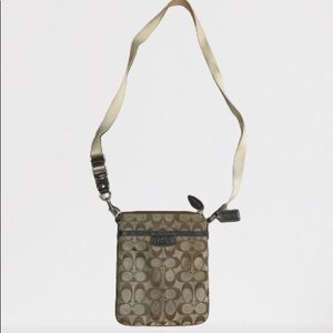 Coach New York Crossbody Purse. Brown, Tan and Balck Coach Purse.